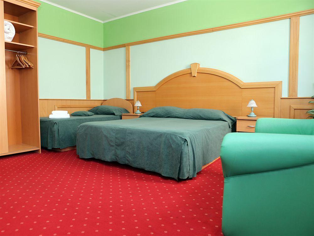 Hotel Galija Pula Ngoại thất bức ảnh