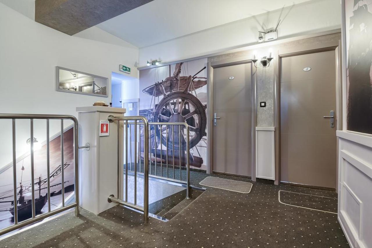 Hotel Galija Pula Ngoại thất bức ảnh