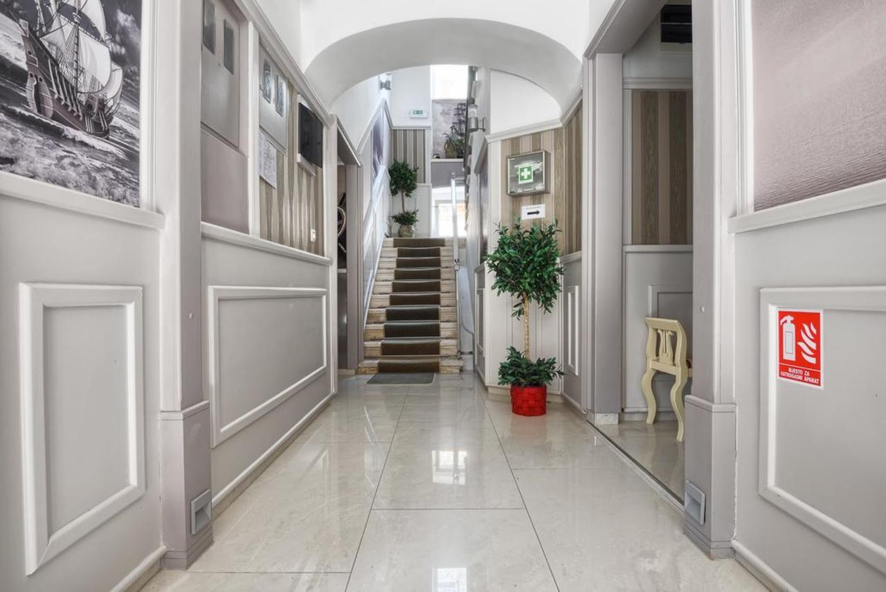 Hotel Galija Pula Ngoại thất bức ảnh