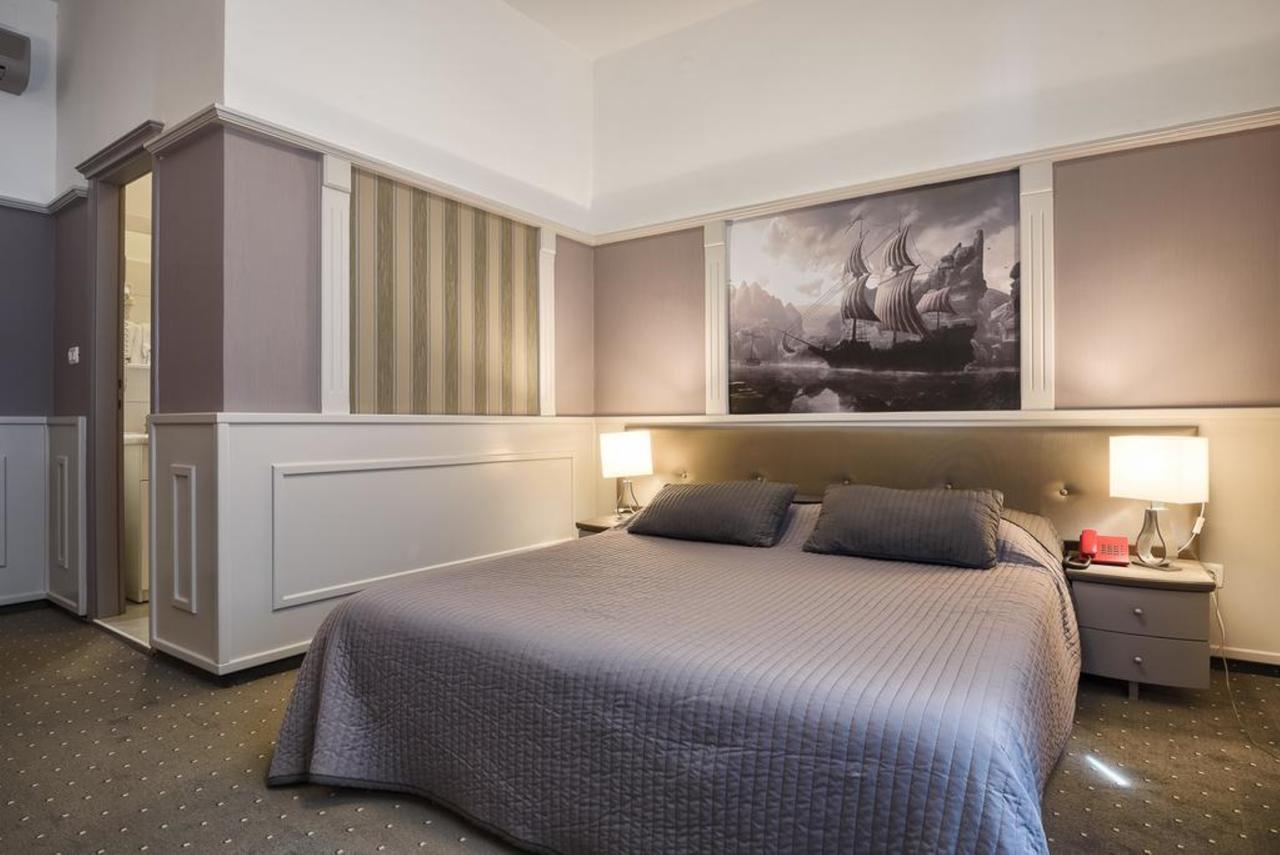 Hotel Galija Pula Ngoại thất bức ảnh