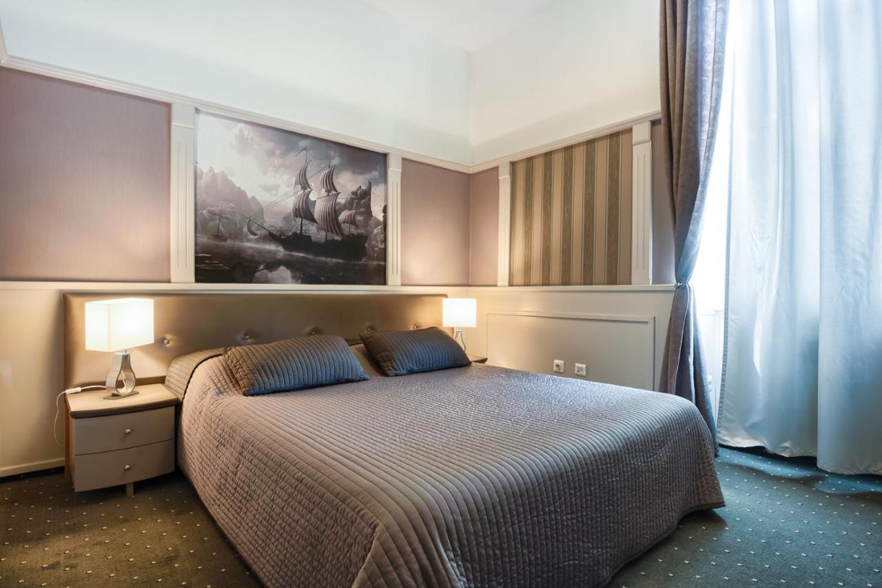 Hotel Galija Pula Ngoại thất bức ảnh